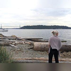 Meet your Posher, Lau